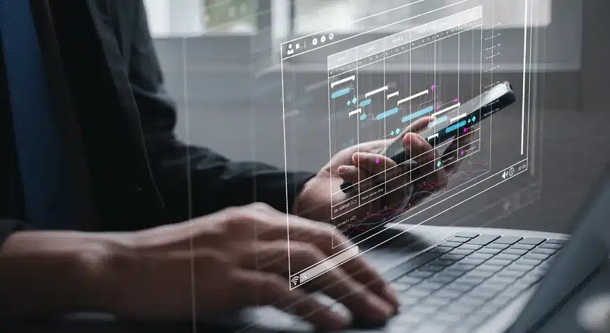 Profesional gestionando datos integrados de facturación, cartera y pagos en el ciclo Order to Cash - Profitline